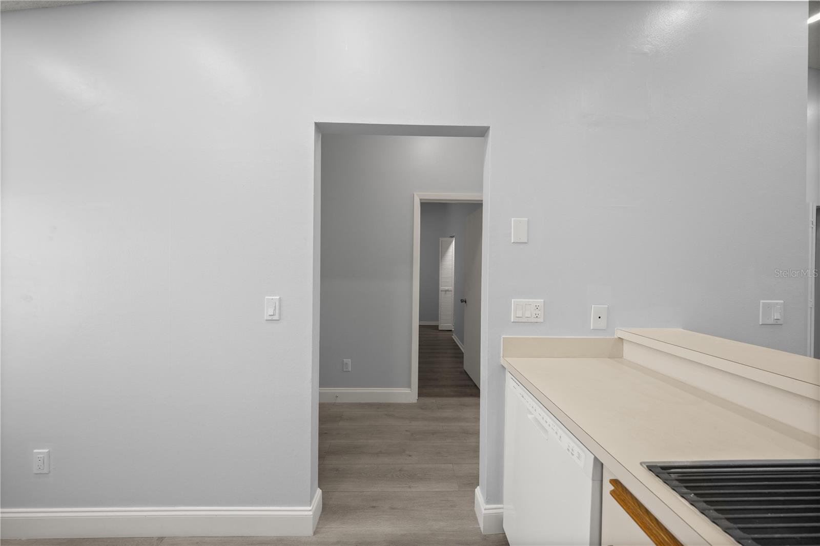 Image 11 of 32 For 10441 85th Court