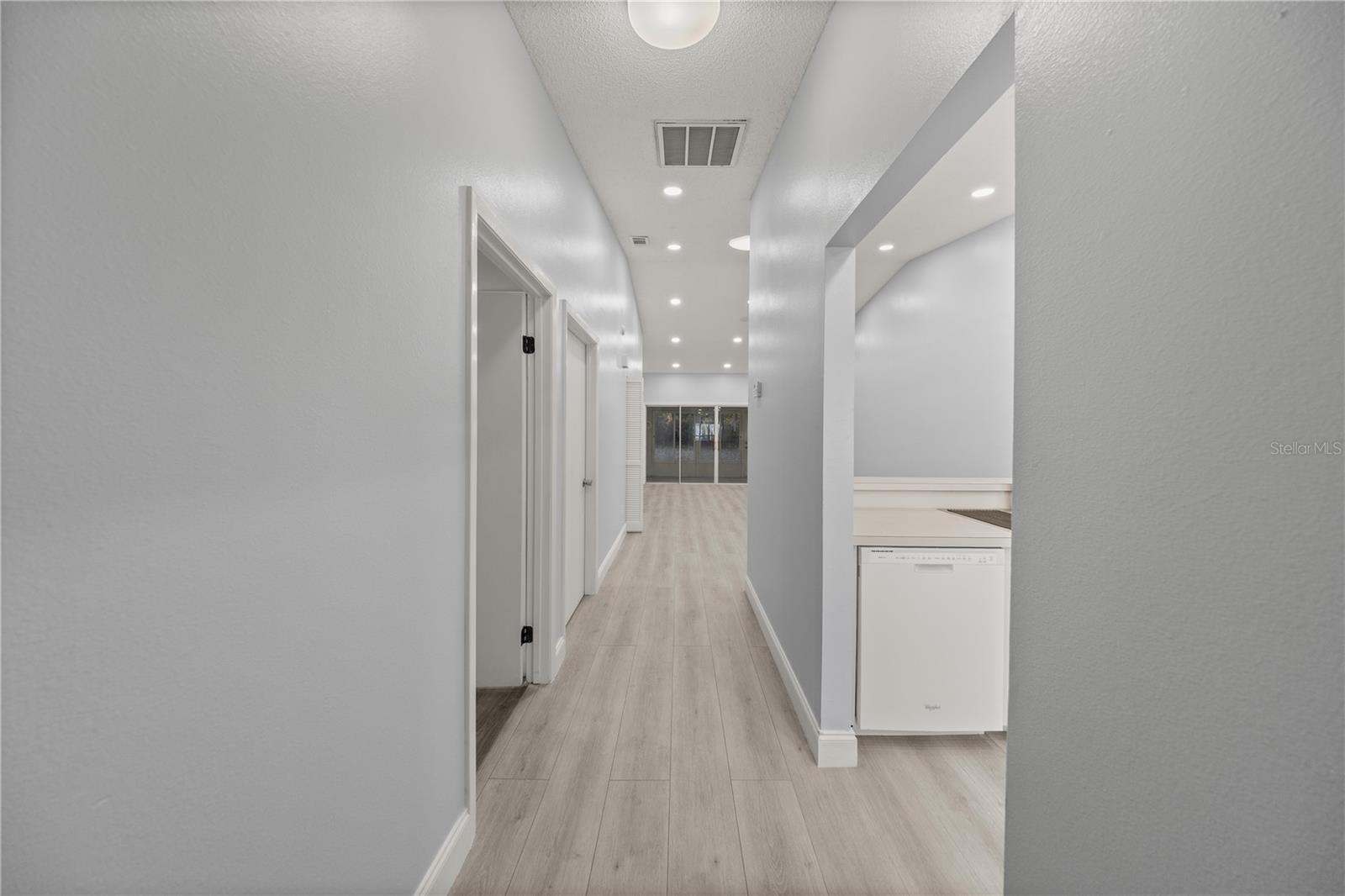 Image 6 of 32 For 10441 85th Court