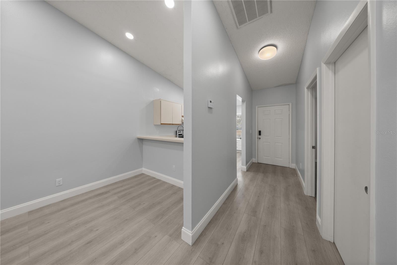 Image 7 of 32 For 10441 85th Court