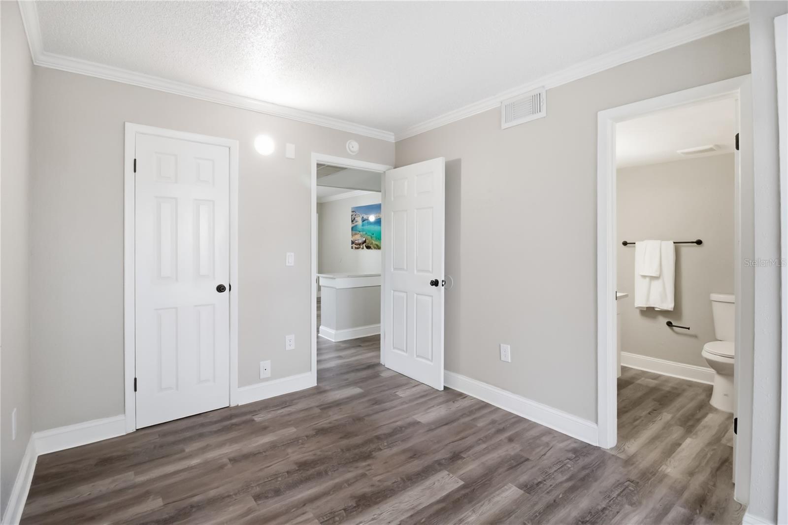 Image 16 of 32 For 127 Oyster Bay Circle 110