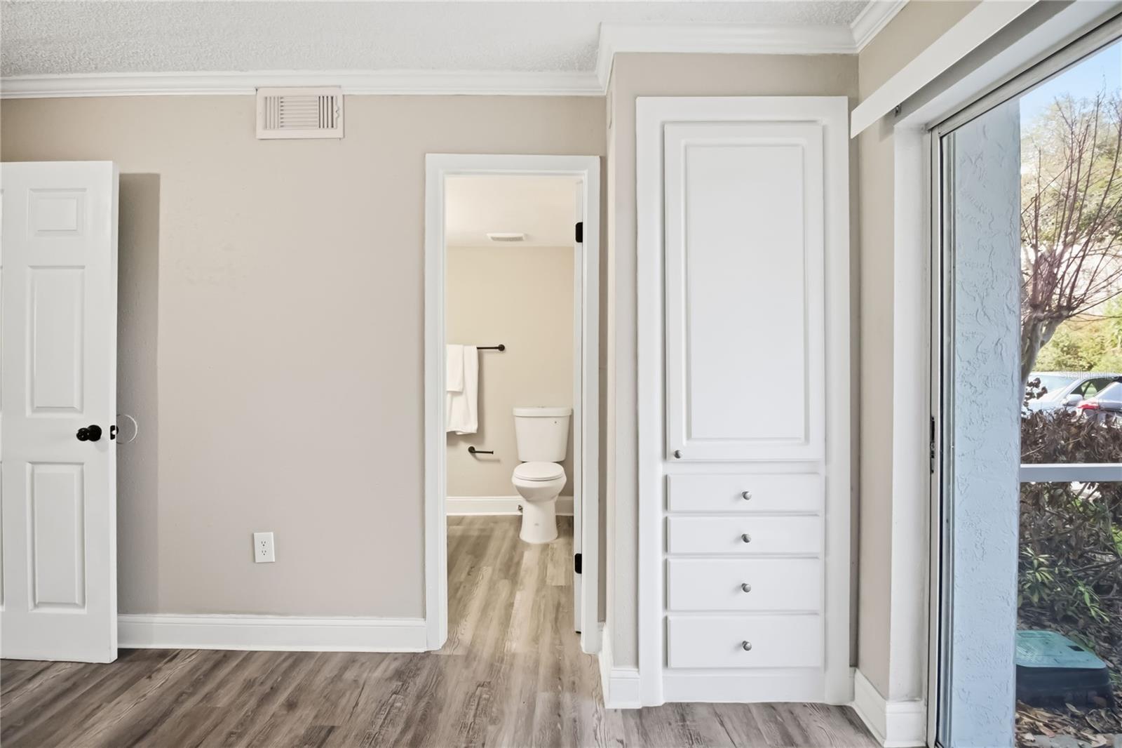 Image 19 of 32 For 127 Oyster Bay Circle 110