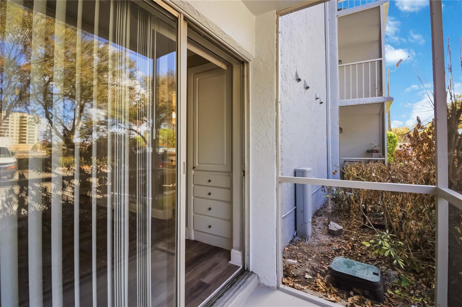 Image 24 of 32 For 127 Oyster Bay Circle 110