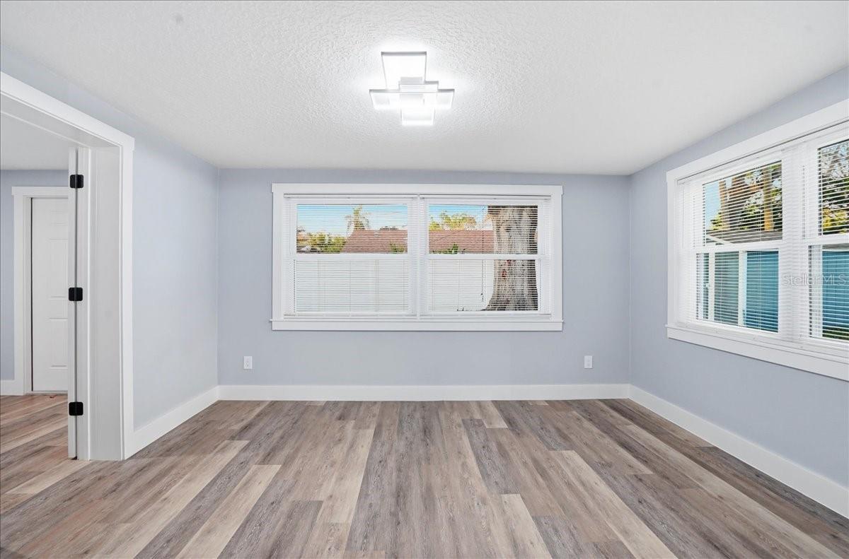 Image 10 of 19 For 5721 65th Avenue N