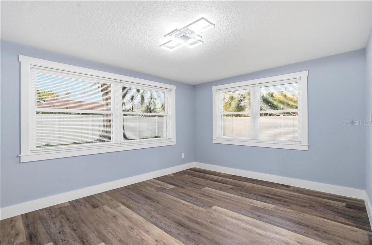 Image 13 of 19 For 5721 65th Avenue N