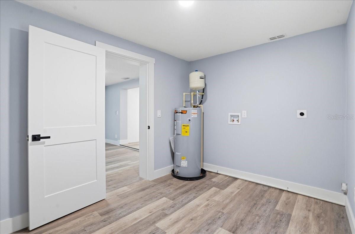 Image 14 of 19 For 5721 65th Avenue N