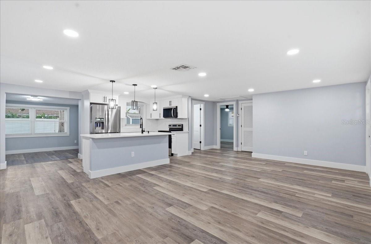 Image 4 of 19 For 5721 65th Avenue N