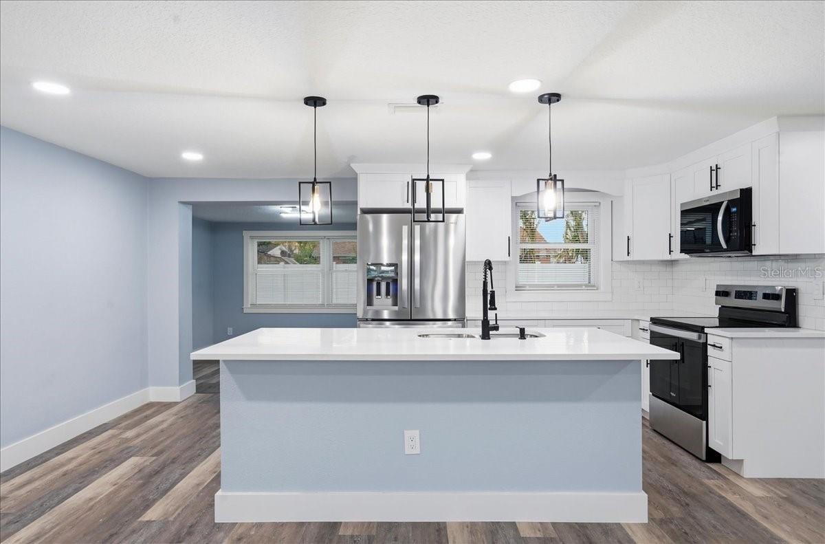 Image 6 of 19 For 5721 65th Avenue N