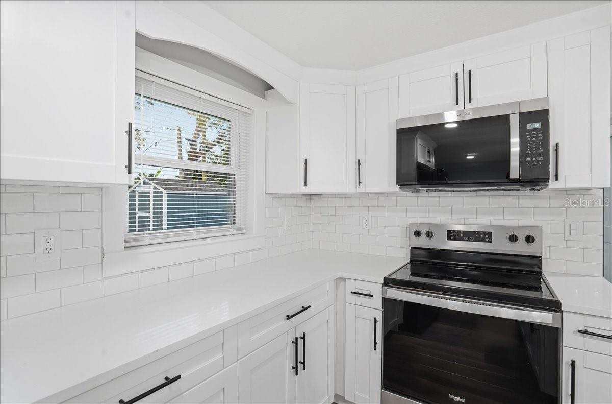 Image 8 of 19 For 5721 65th Avenue N