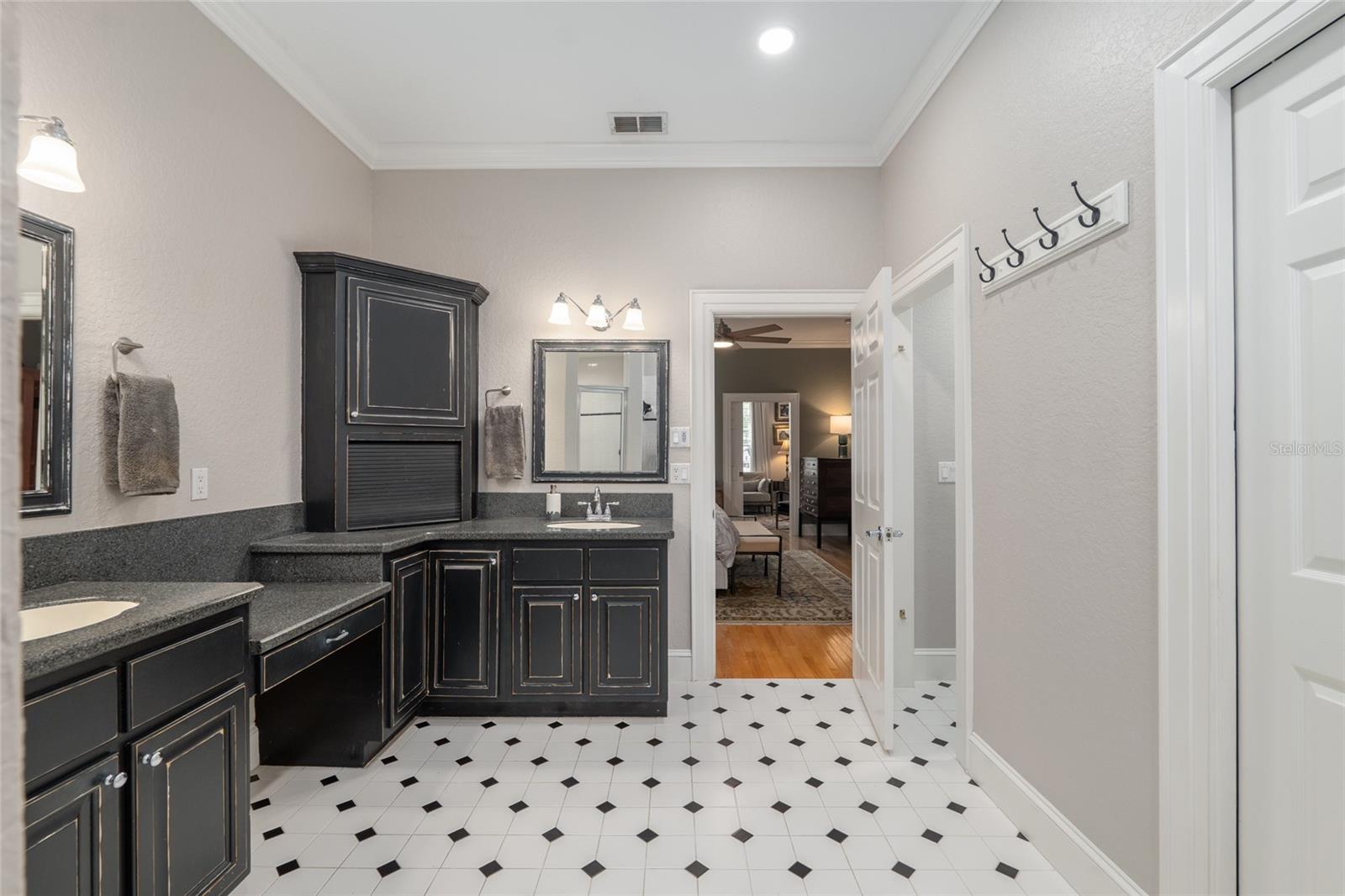 Image 11 of 25 For 1107 9th Avenue