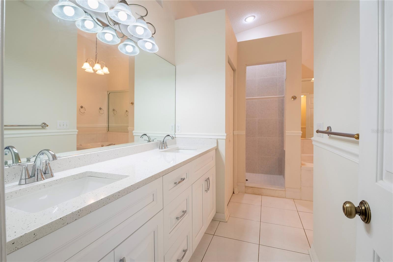 Image 29 of 62 For 1101 Pinellas Bayway S 206