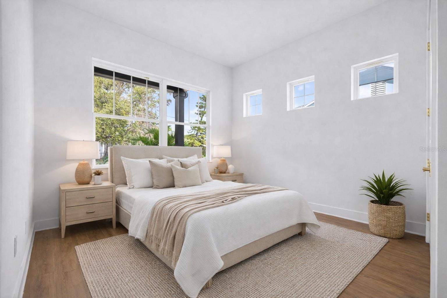 Image 11 of 35 For 842 30th Avenue