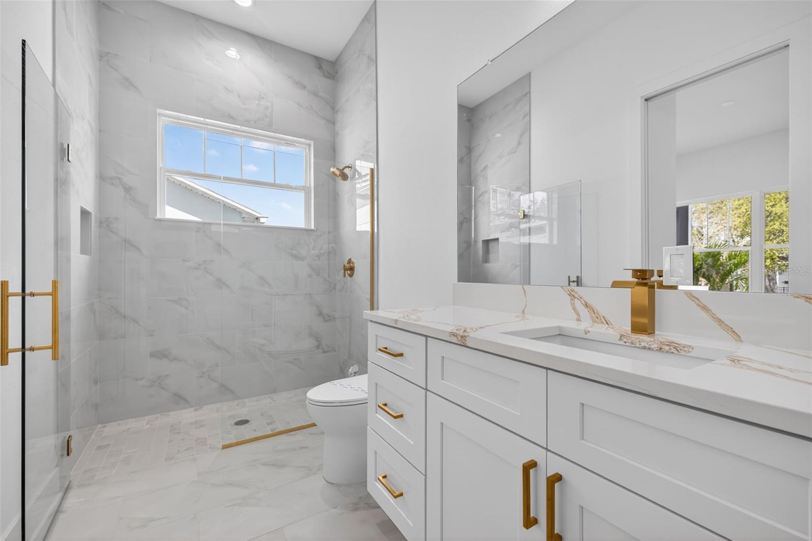 Image 13 of 35 For 842 30th Avenue