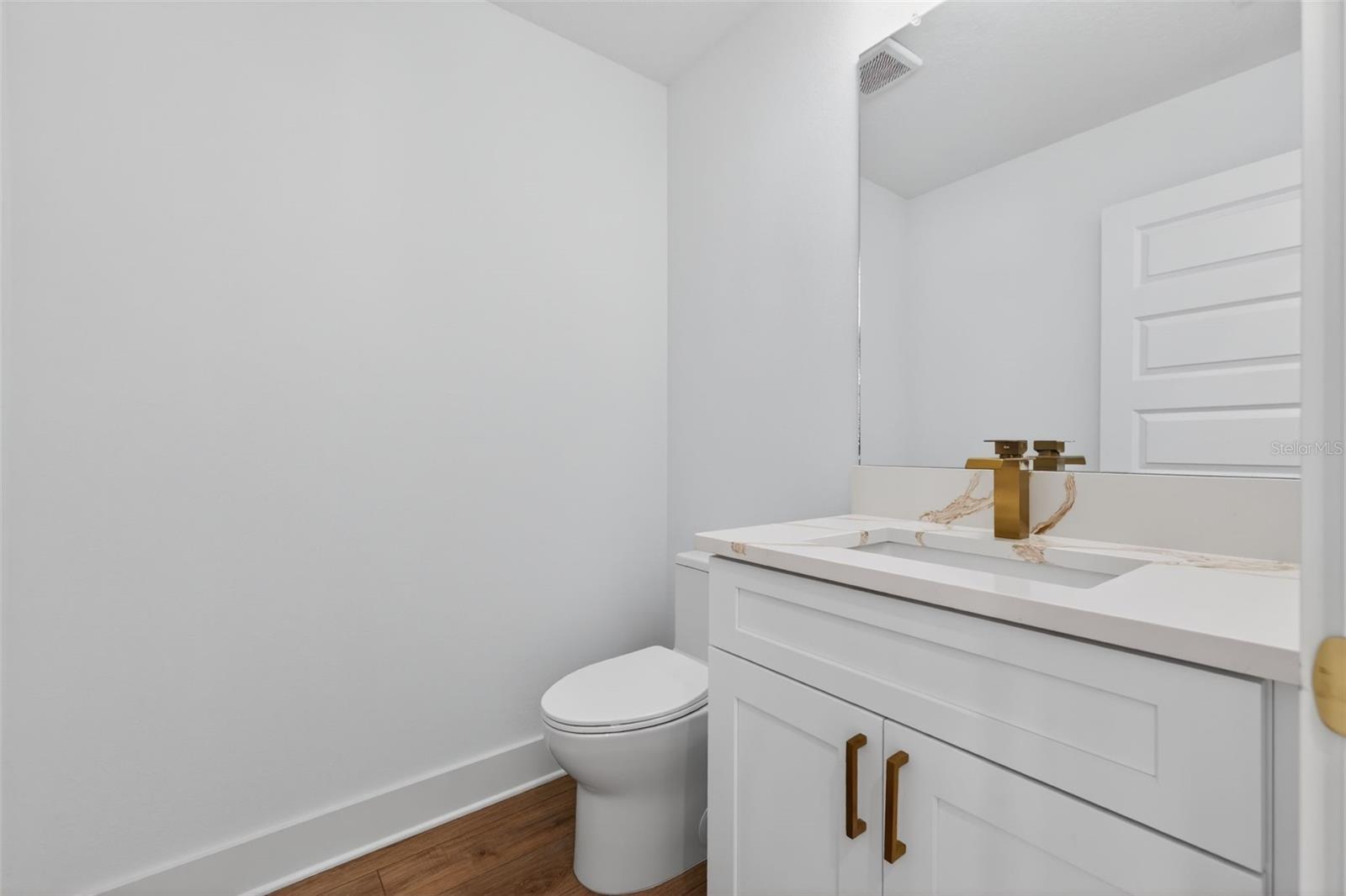 Image 14 of 35 For 842 30th Avenue