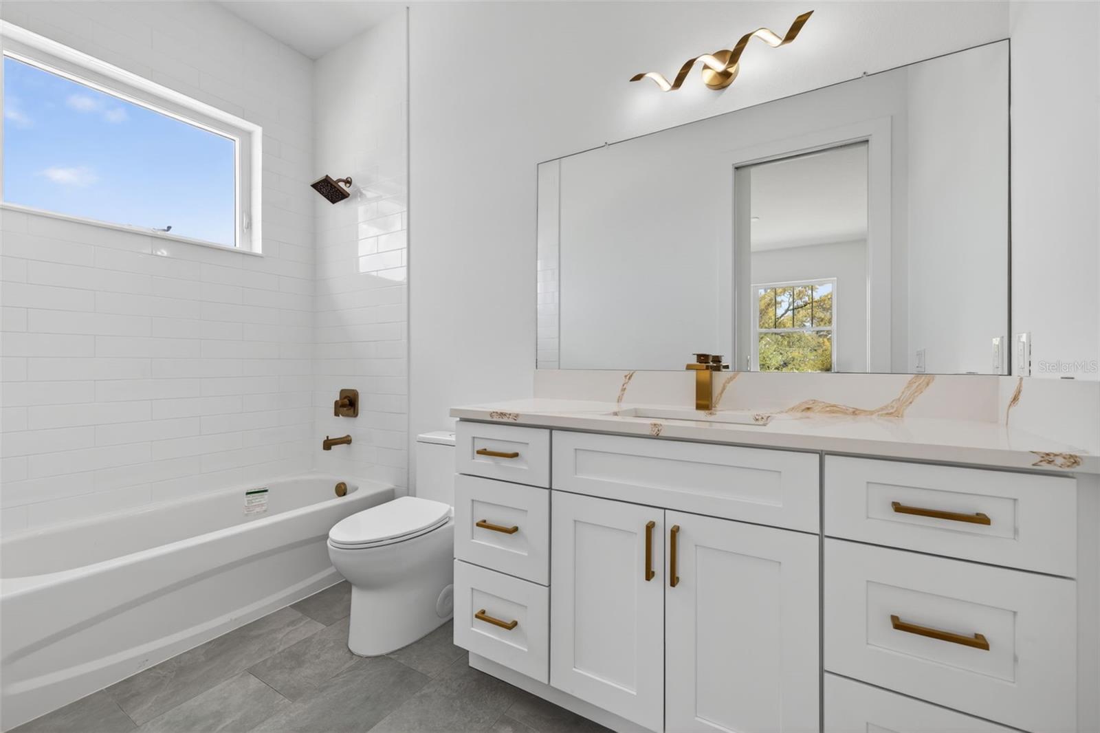 Image 18 of 35 For 842 30th Avenue