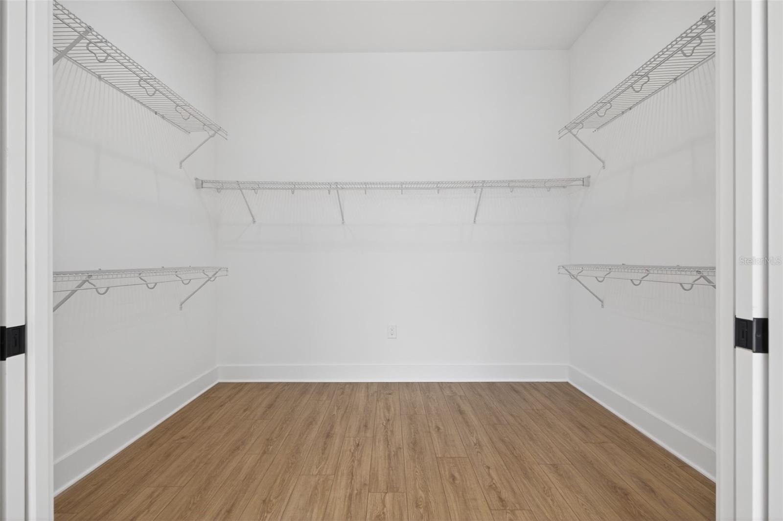 Image 24 of 35 For 842 30th Avenue