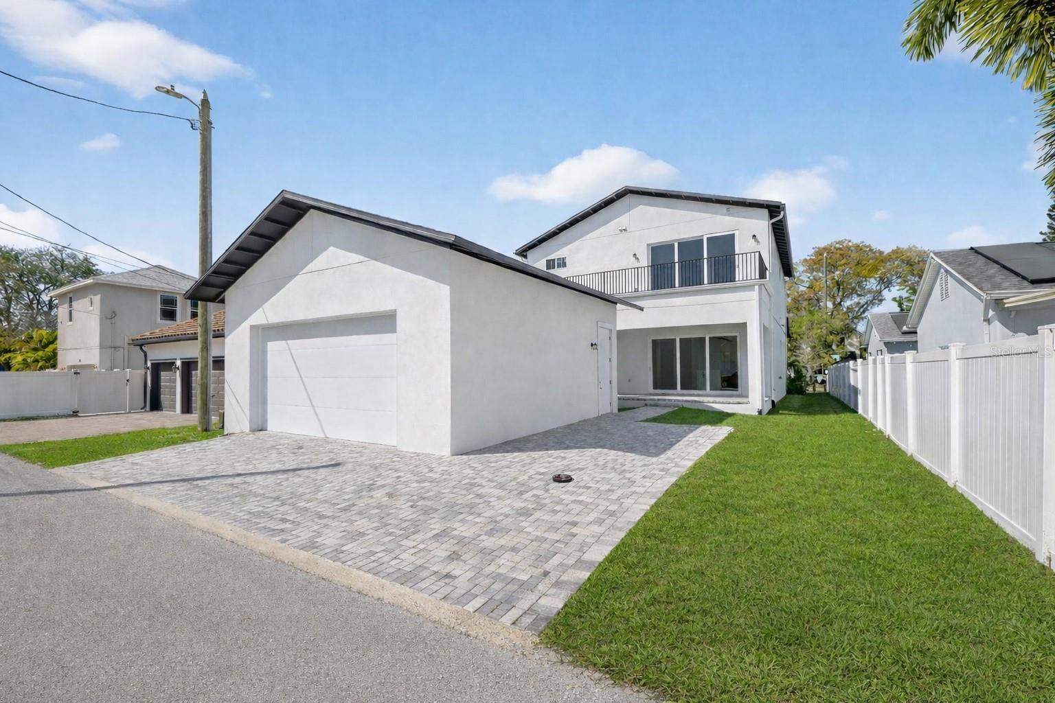 Image 31 of 35 For 842 30th Avenue