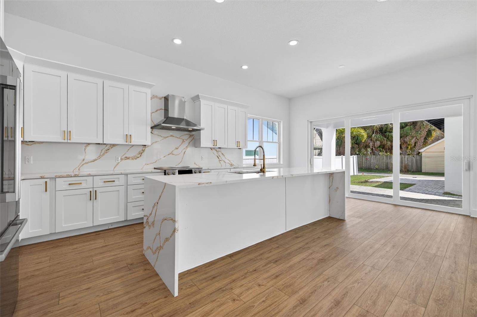 Image 4 of 35 For 842 30th Avenue