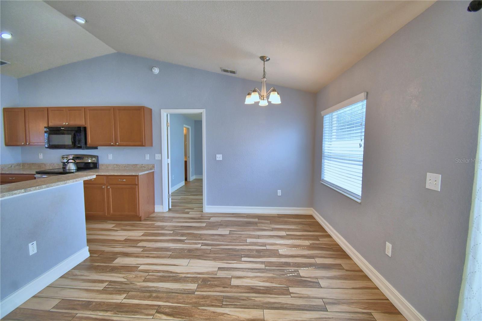 Image 12 of 58 For 2055 Golden Meadow Way