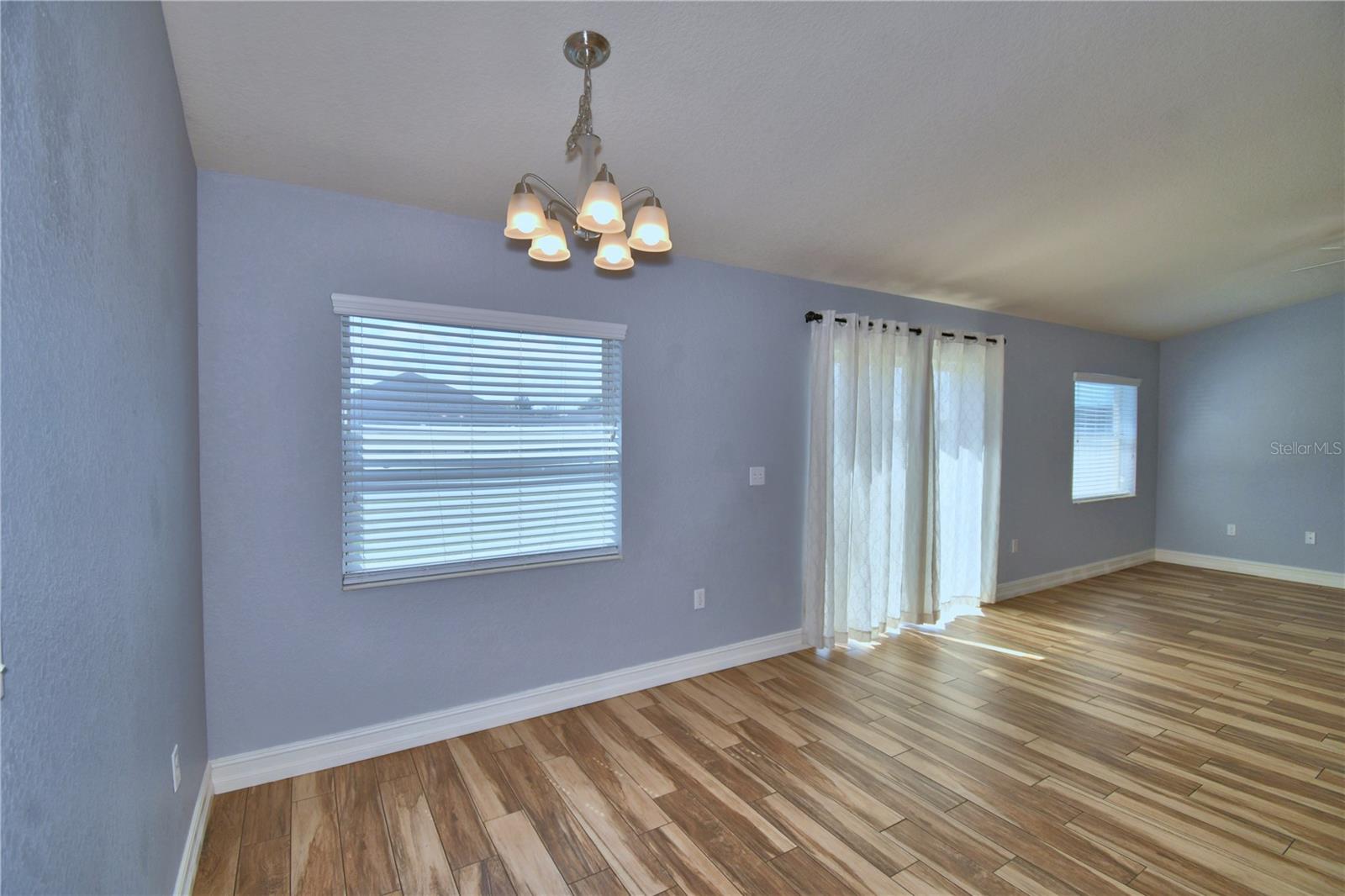 Image 14 of 58 For 2055 Golden Meadow Way