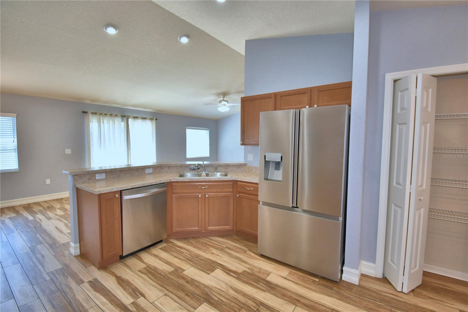 Image 23 of 58 For 2055 Golden Meadow Way