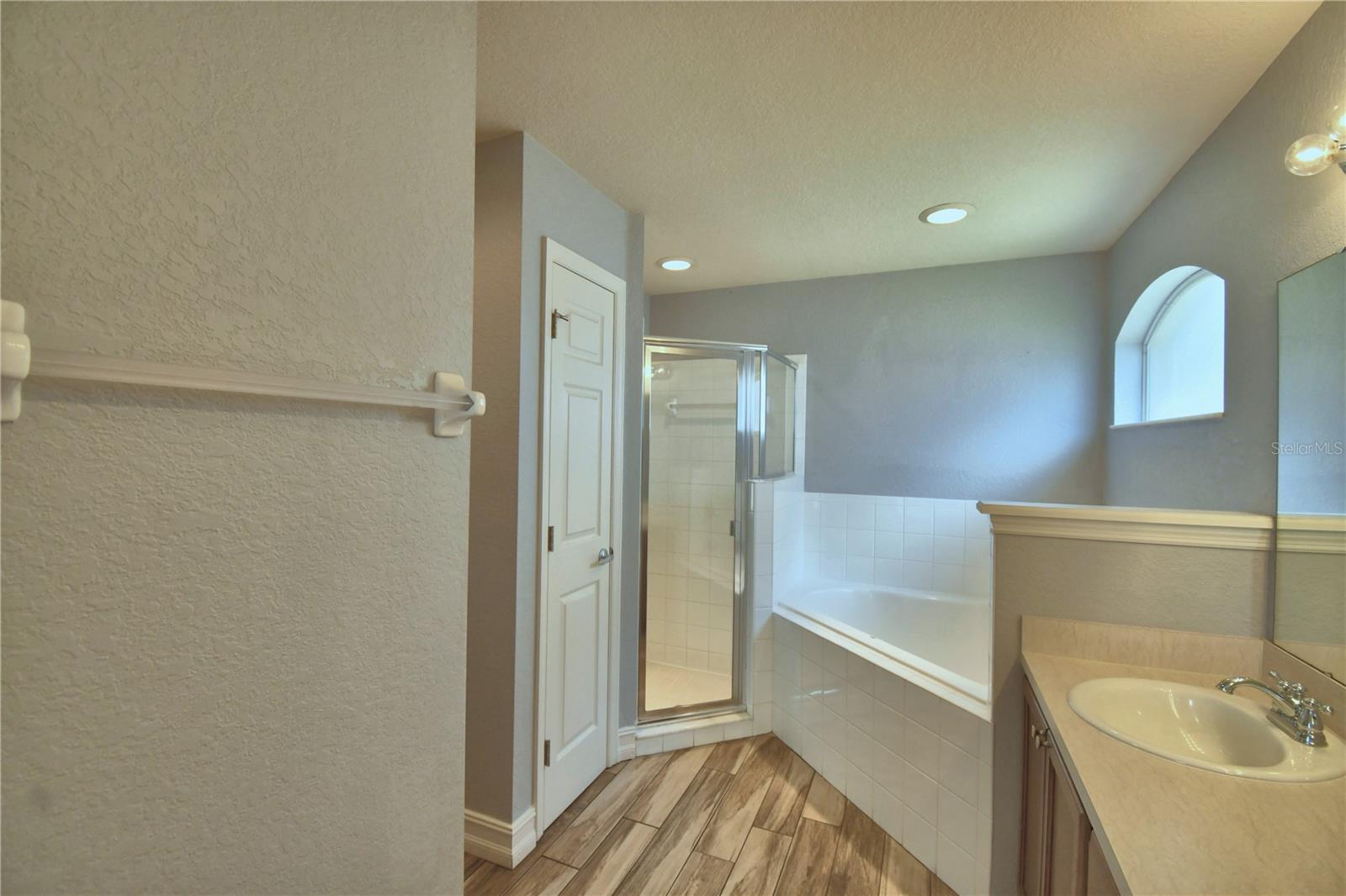 Image 28 of 58 For 2055 Golden Meadow Way