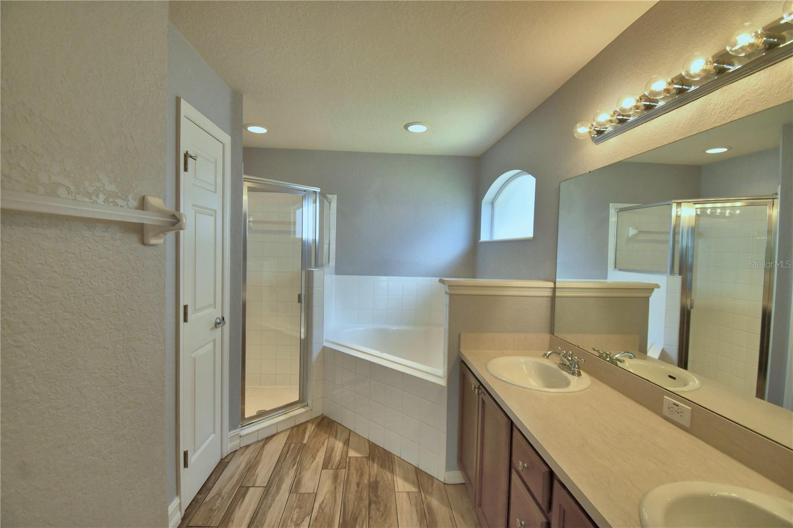 Image 30 of 58 For 2055 Golden Meadow Way