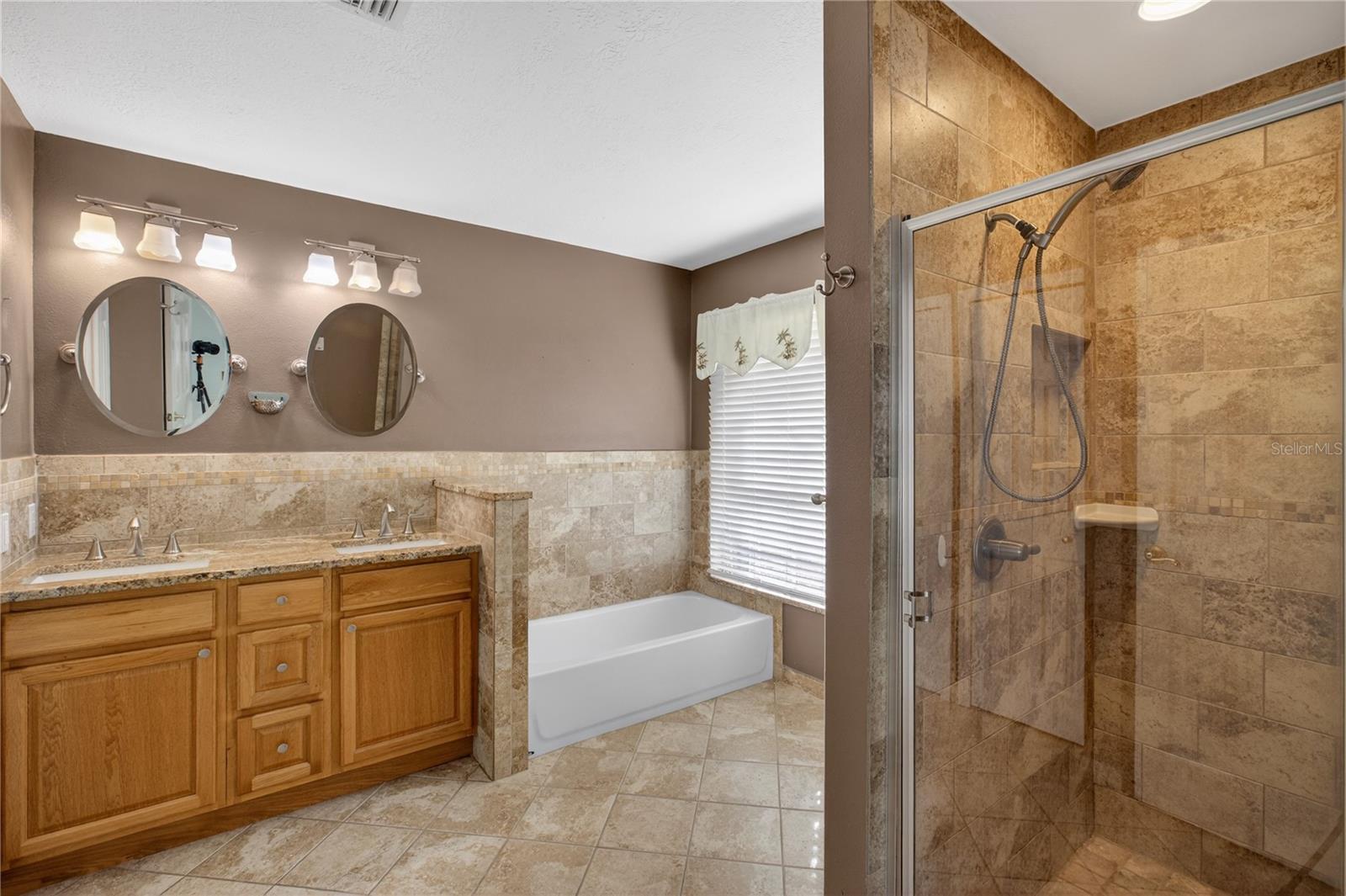 Image 14 of 42 For 2065 Oak Beach Boulevard