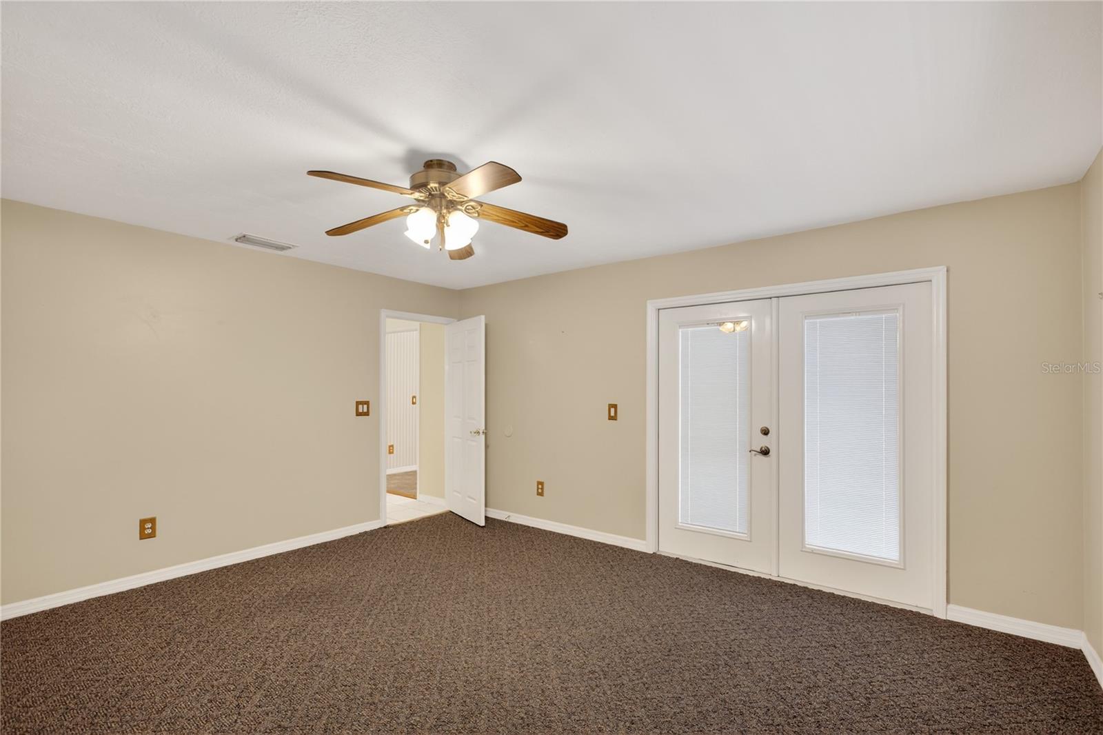 Image 27 of 42 For 2065 Oak Beach Boulevard