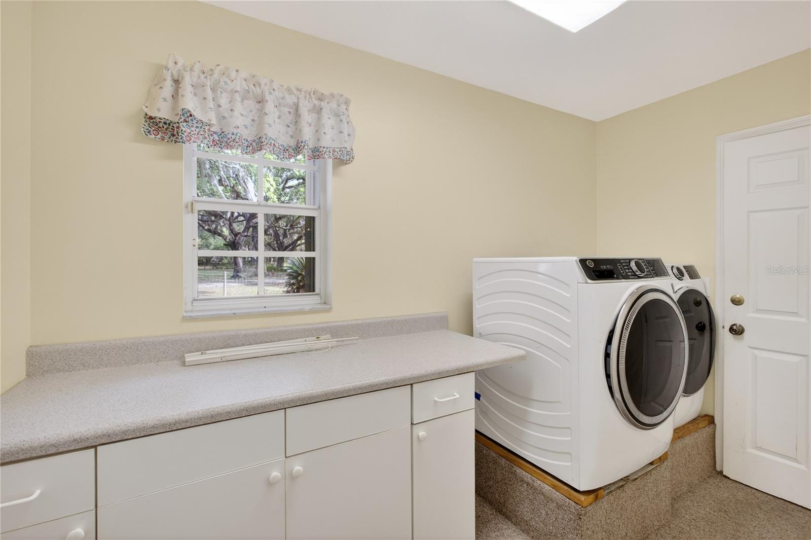 Image 28 of 42 For 2065 Oak Beach Boulevard