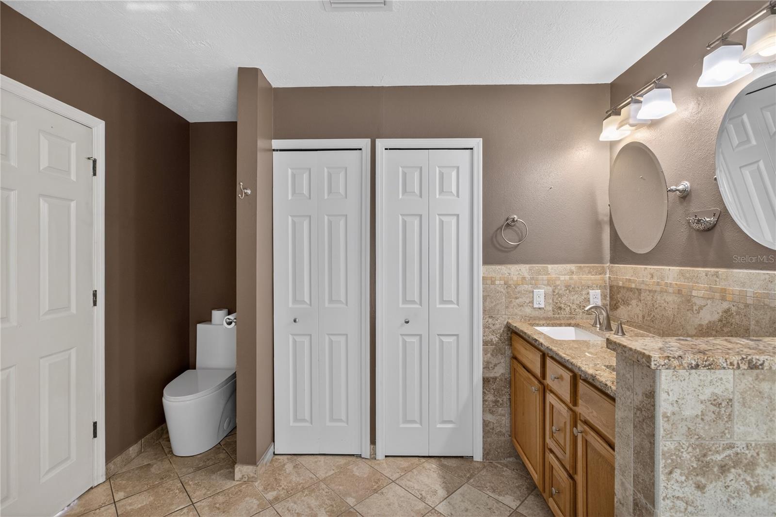 Image 29 of 42 For 2065 Oak Beach Boulevard