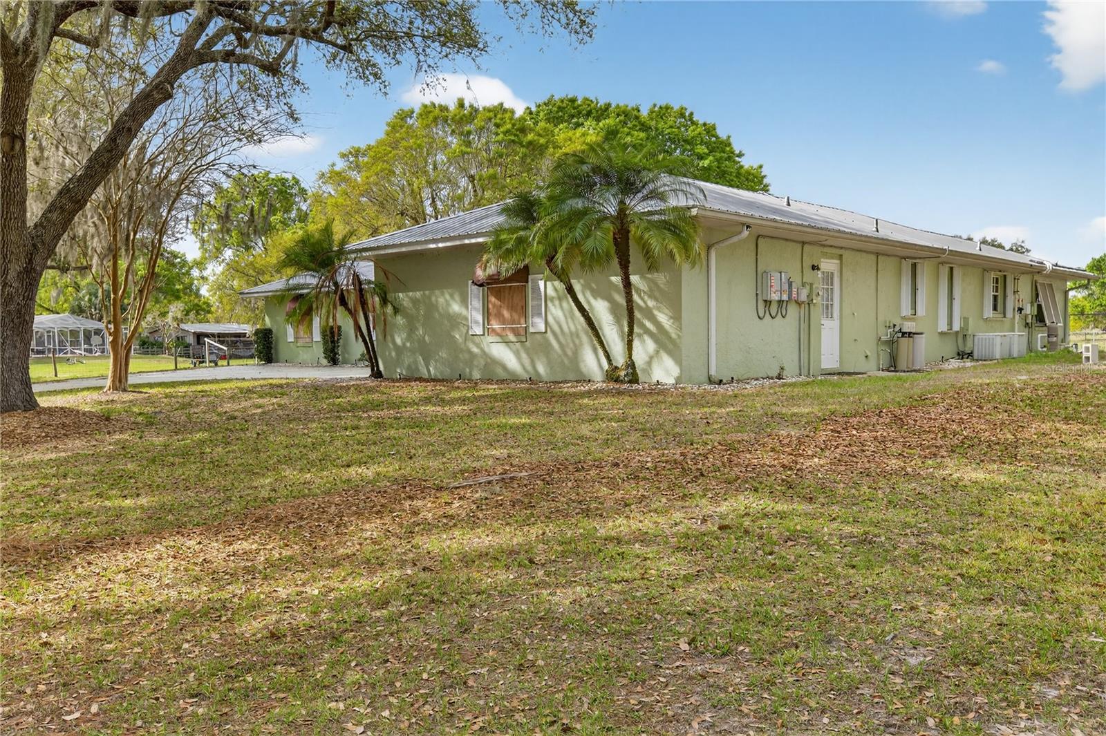 Image 31 of 42 For 2065 Oak Beach Boulevard