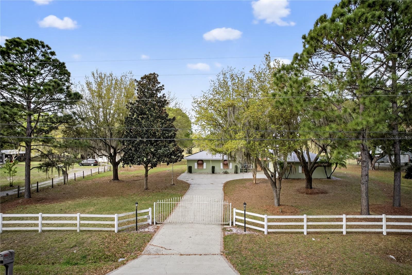 Image 36 of 42 For 2065 Oak Beach Boulevard