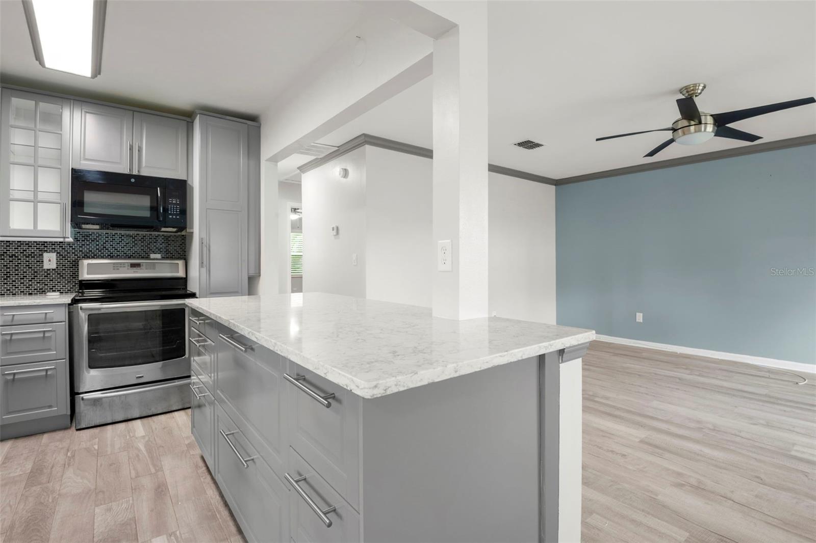 Image 10 of 41 For 1904 Canterbury Lane 13