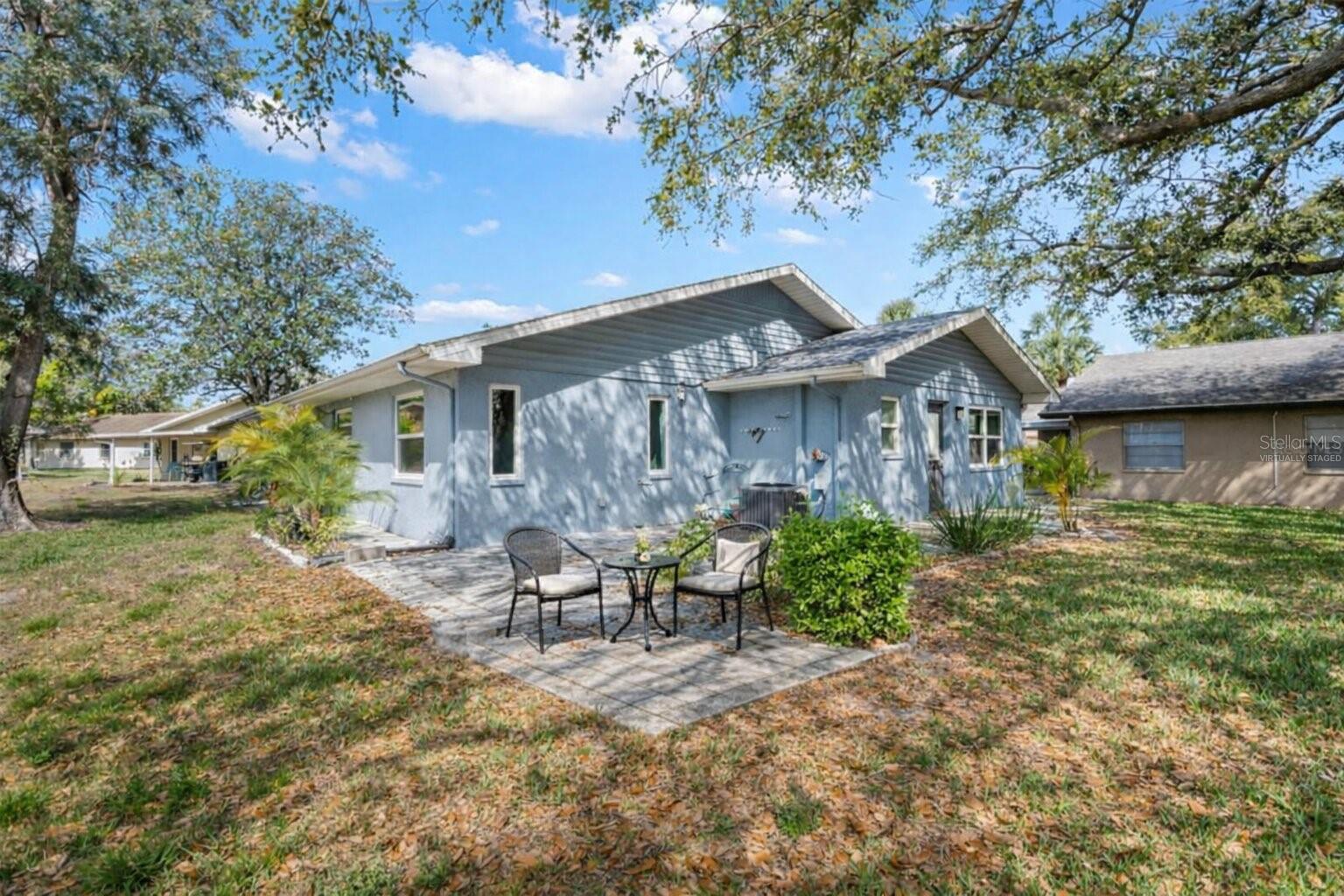 Image 24 of 41 For 1904 Canterbury Lane 13