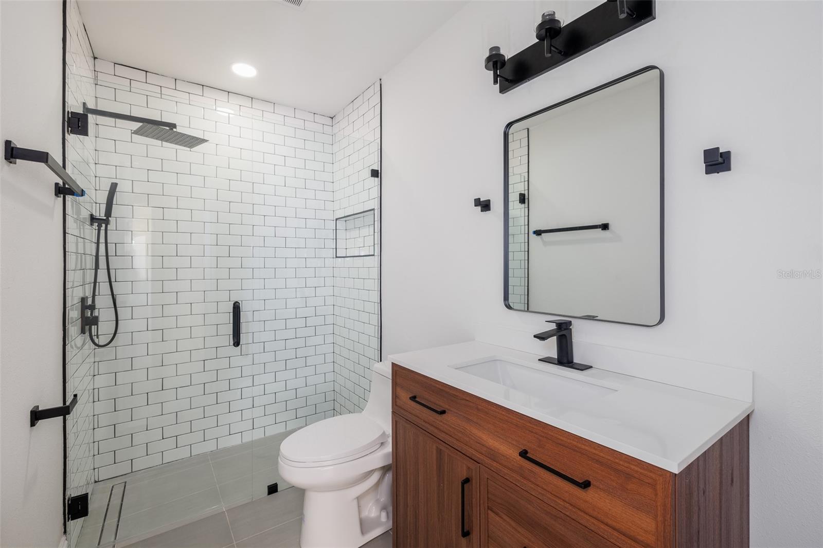 Image 10 of 20 For 3947 Overlook Drive Ne