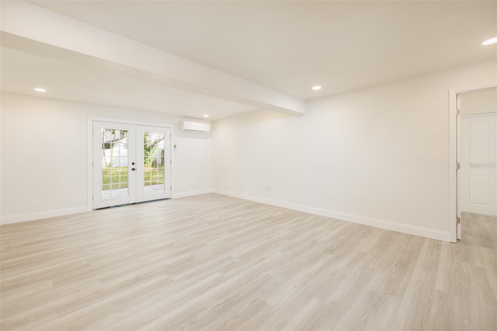 Image 11 of 20 For 3947 Overlook Drive Ne