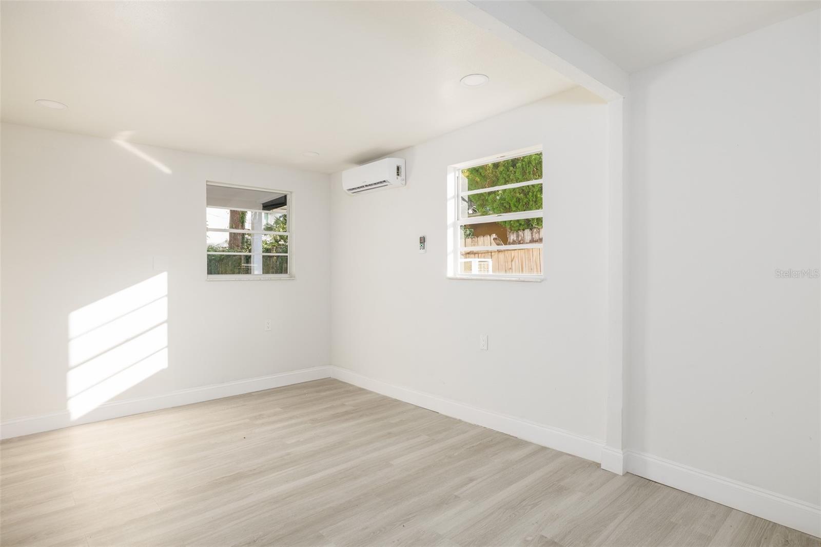 Image 12 of 20 For 3947 Overlook Drive Ne