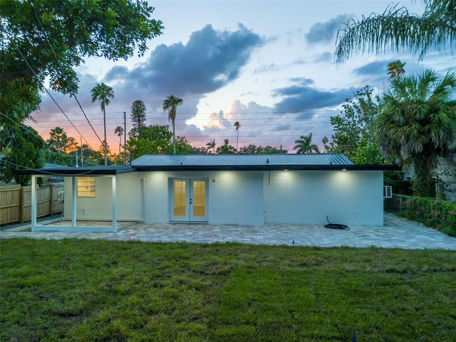 Image 18 of 20 For 3947 Overlook Drive Ne