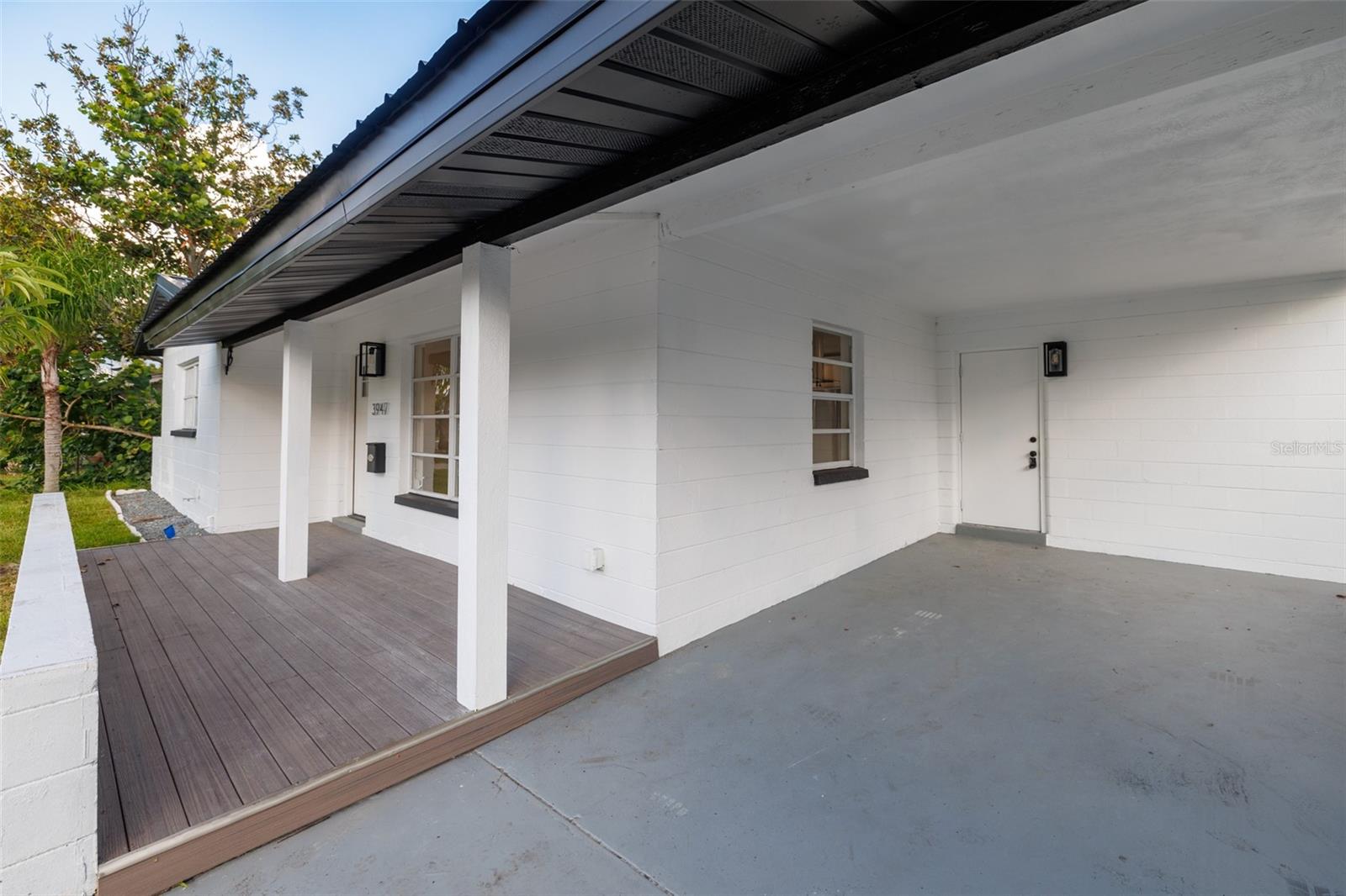 Image 2 of 20 For 3947 Overlook Drive Ne