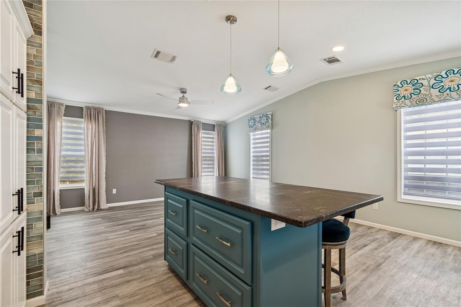 Image 10 of 37 For 4700 67th Way N 55