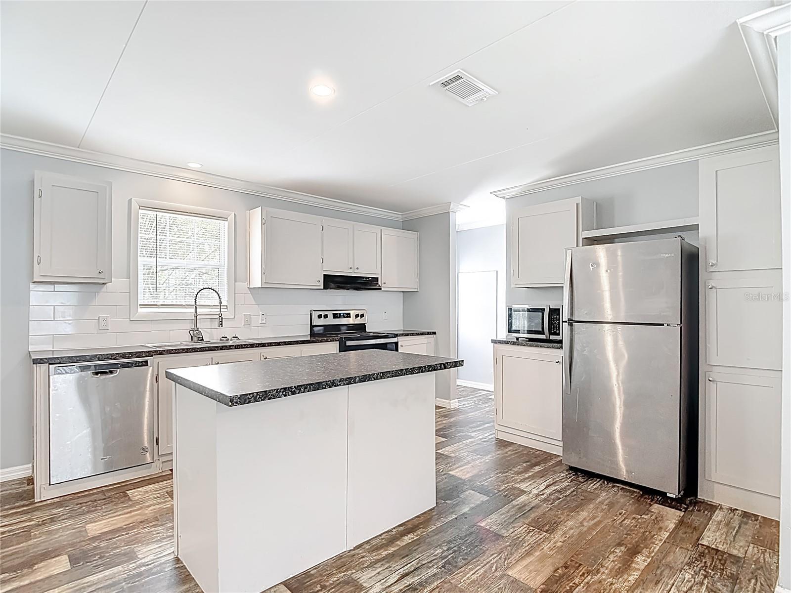 Image 10 of 45 For 7158 Sunnyside Drive