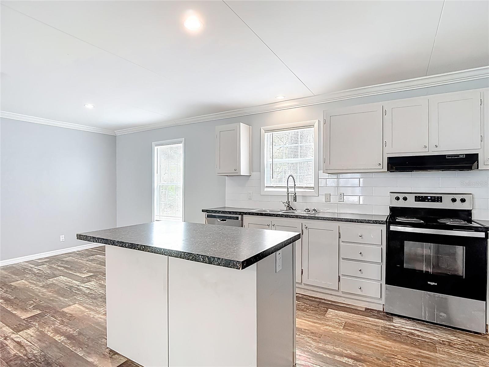 Image 12 of 45 For 7158 Sunnyside Drive