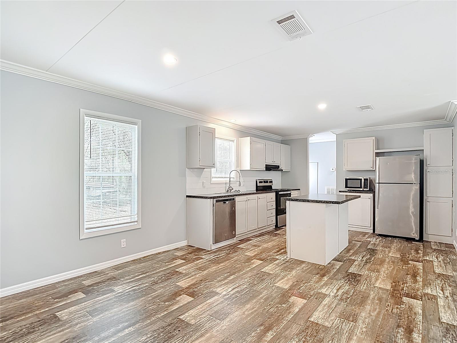 Image 20 of 45 For 7158 Sunnyside Drive