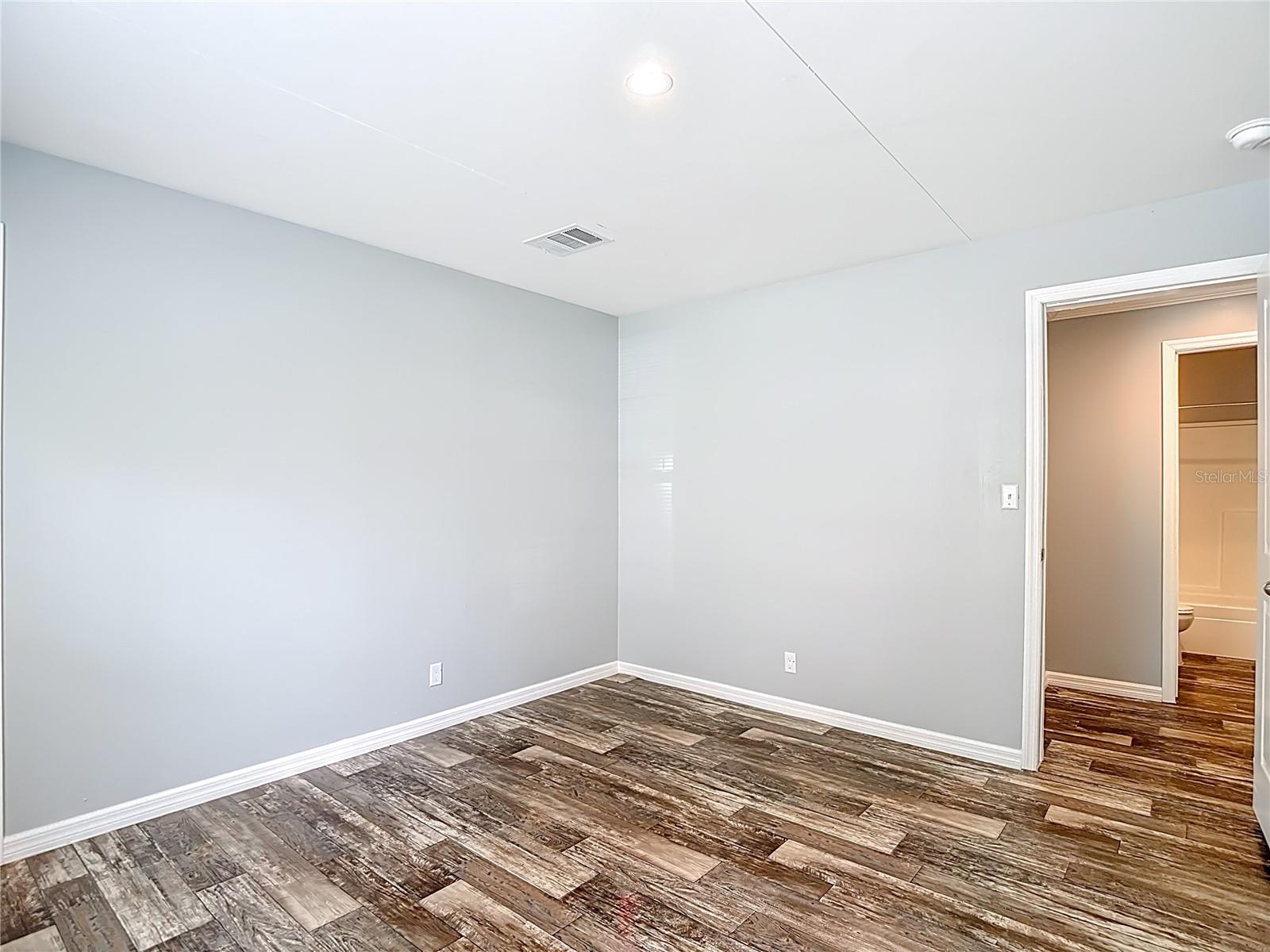 Image 28 of 45 For 7158 Sunnyside Drive