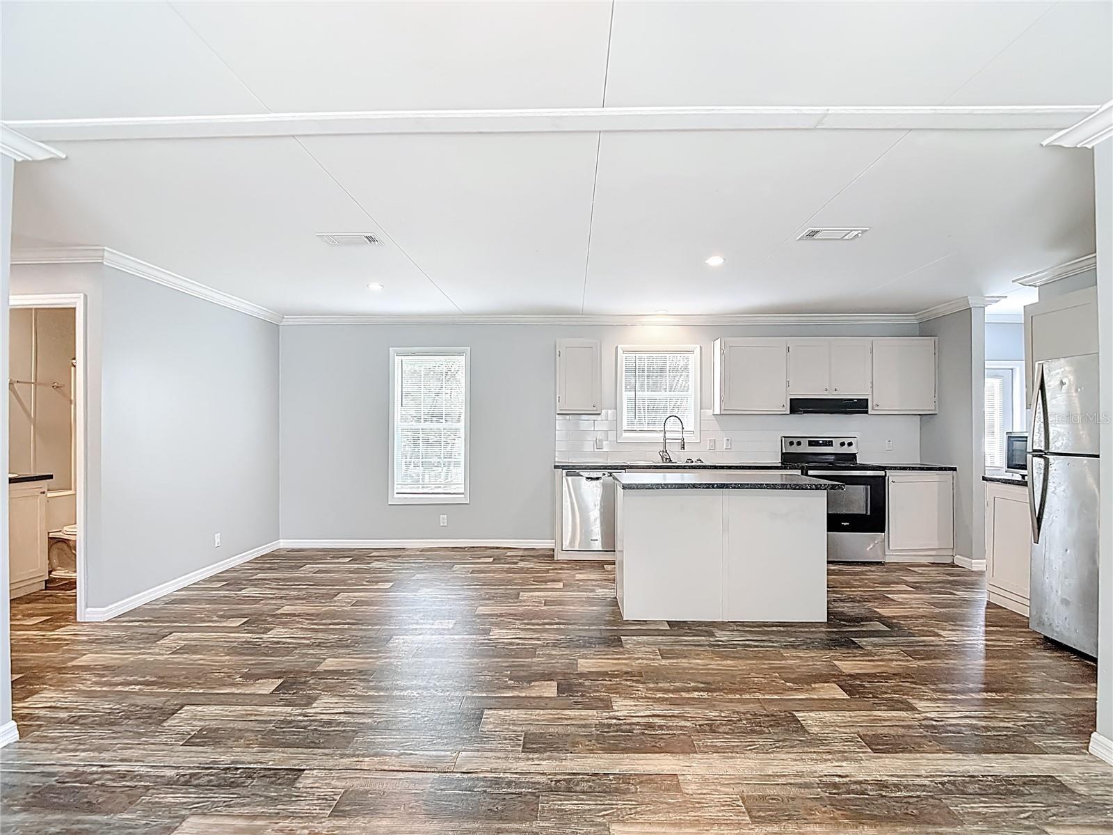 Image 9 of 45 For 7158 Sunnyside Drive