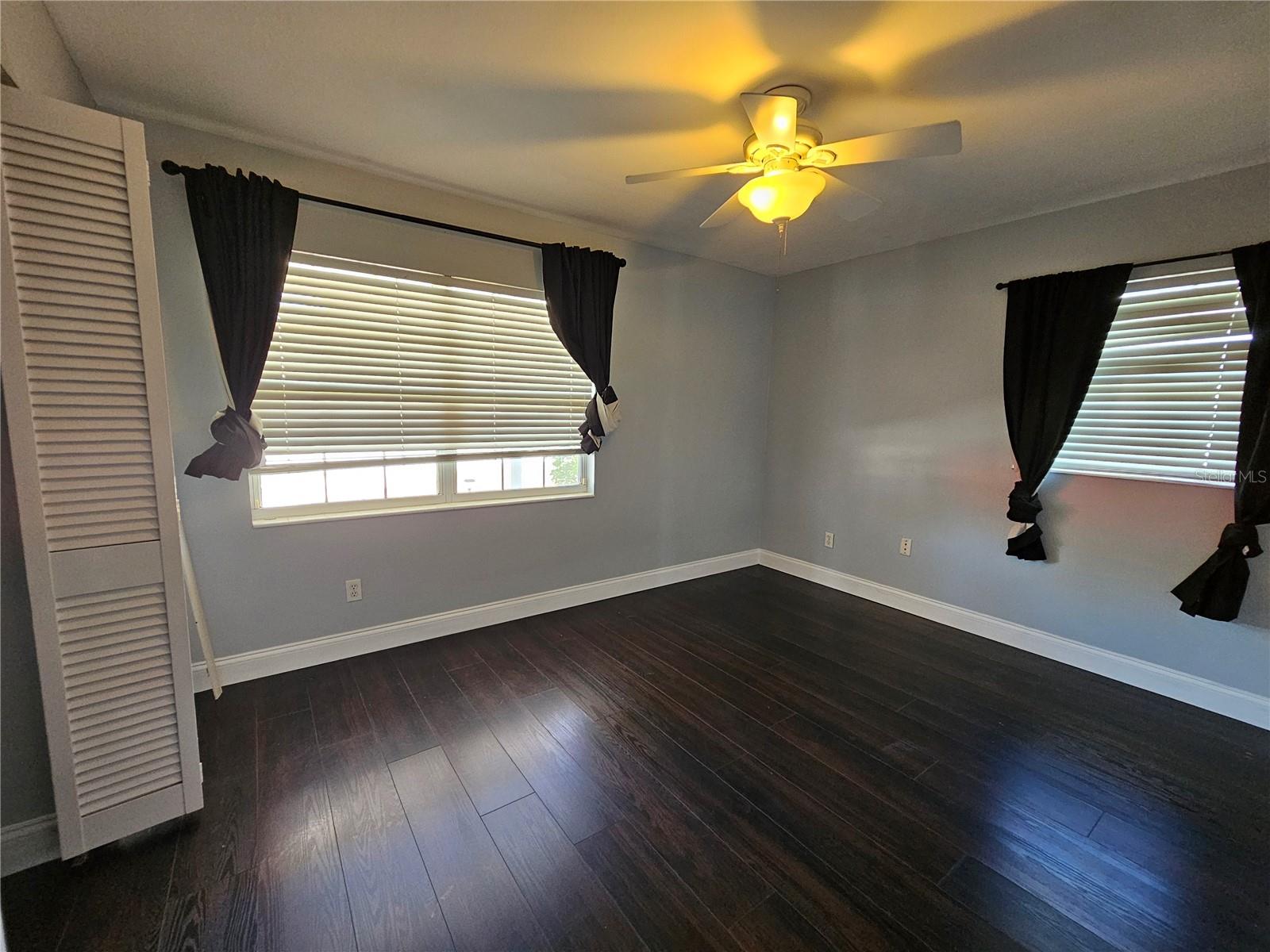 Listing photo id 4 for 1414 85th Avenue N