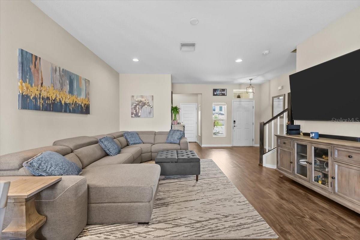 Image 11 of 38 For 30089 Southwell Lane