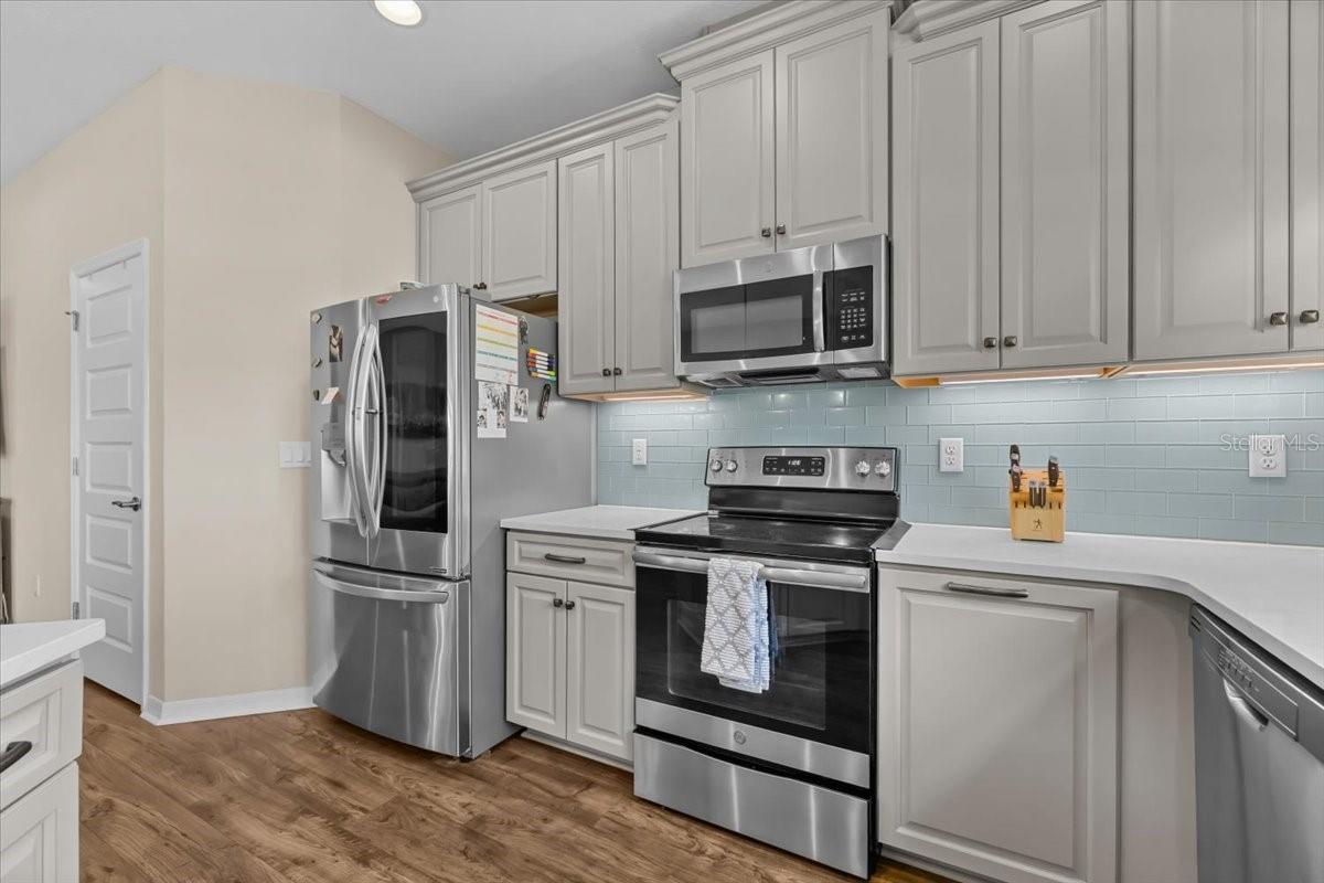 Image 8 of 38 For 30089 Southwell Lane