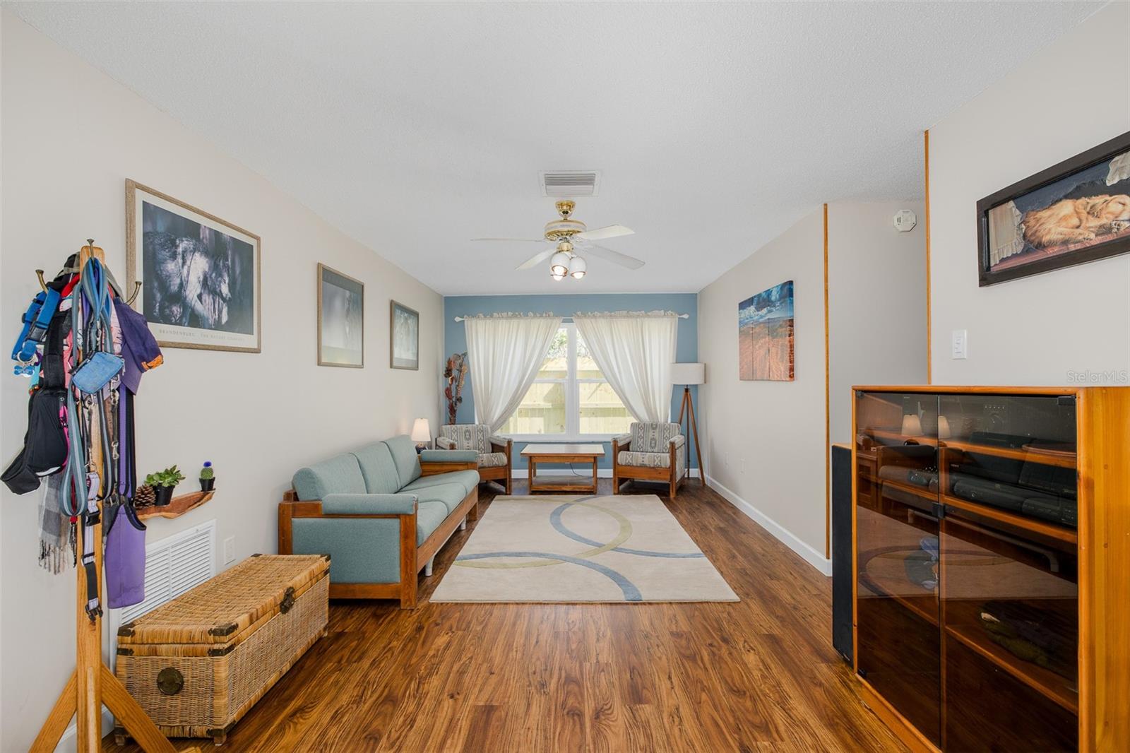 Image 10 of 51 For 1363 Overlea Drive