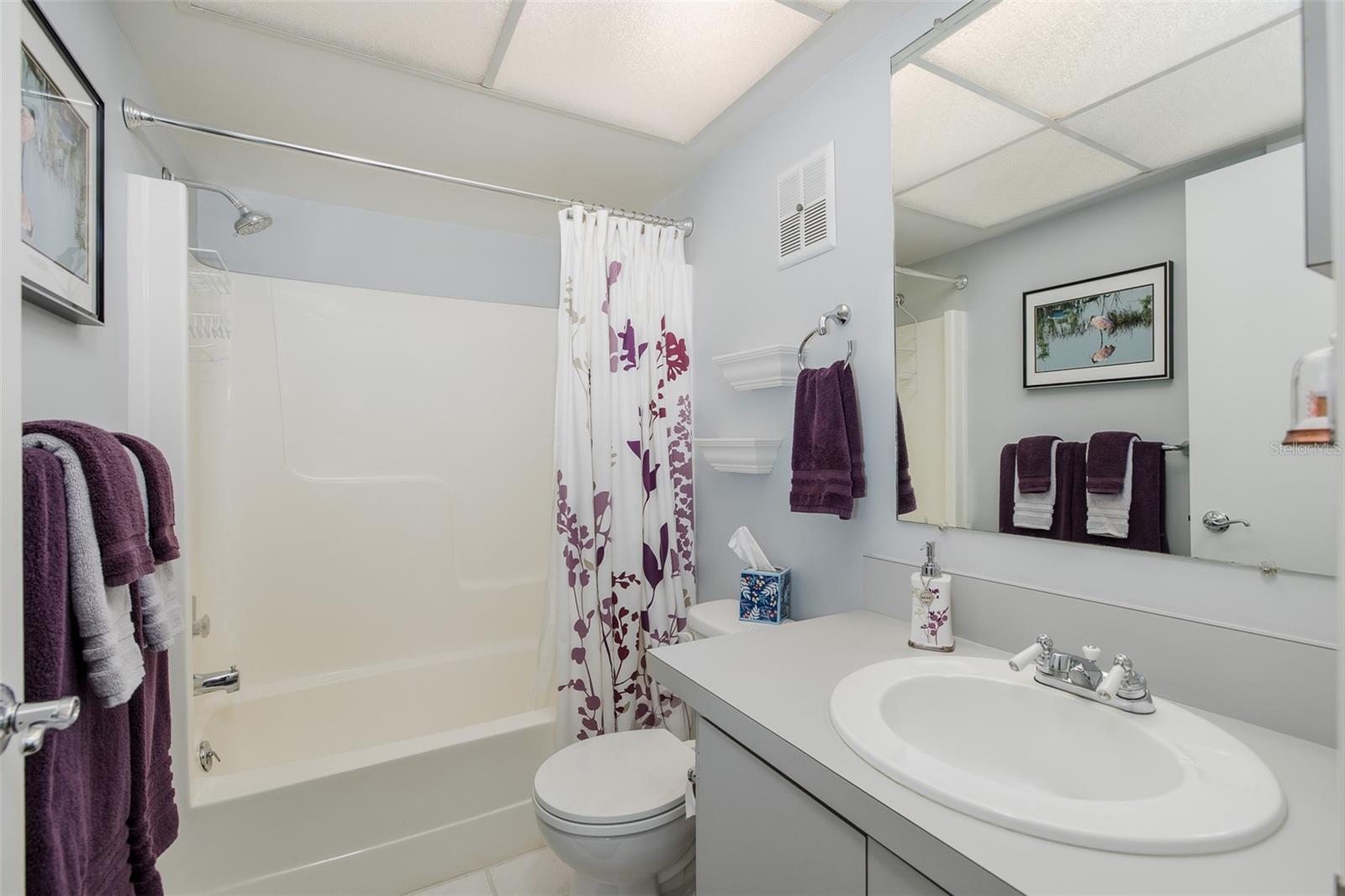 Image 31 of 51 For 1363 Overlea Drive